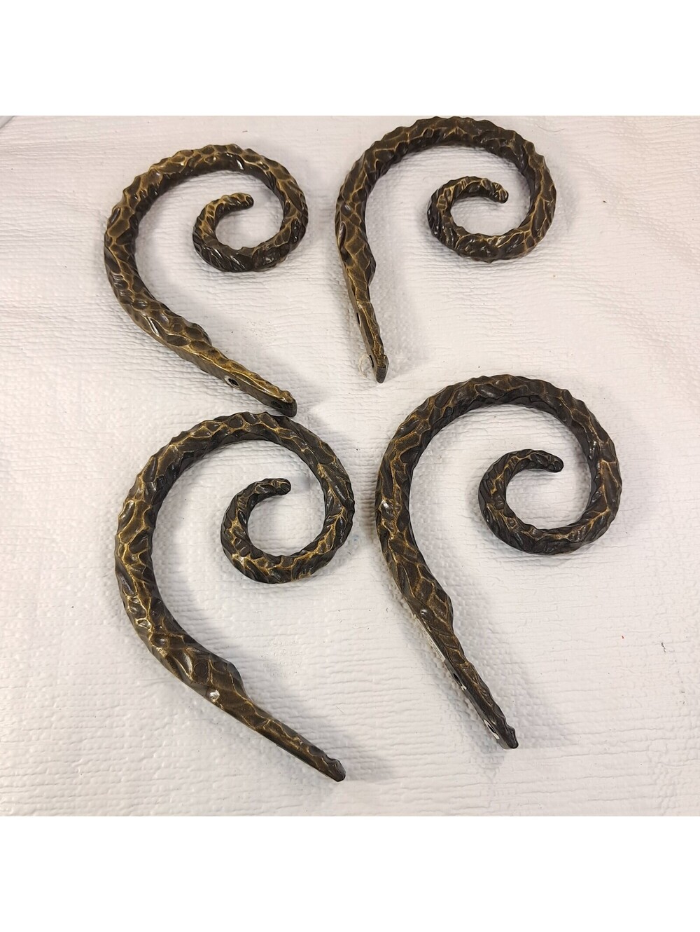 CROSCILL scarf tie back curtain Holder Swirl Bracket Brass Gold Hammered Scroll